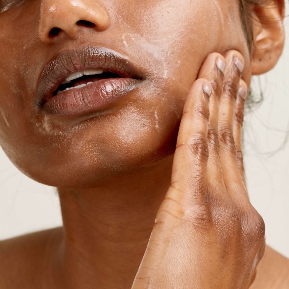 Light Work Rosehip Cleansing Oil - Image 4